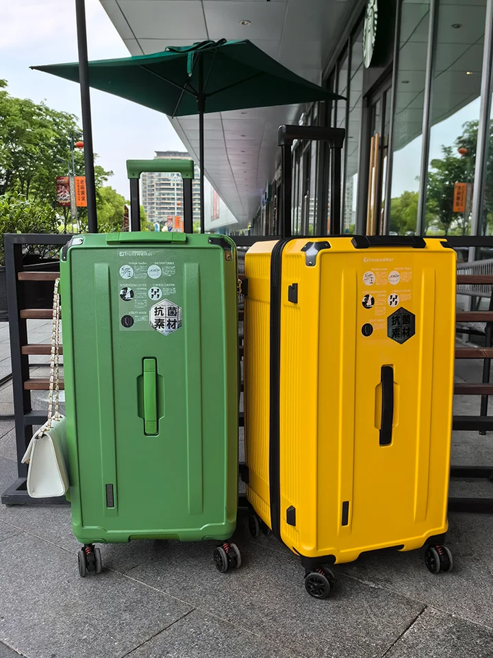 高品質の大容量旅行用キャリーケース【男女兼用・パスワードロック・軽量】