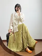 ウエストゴムのプリーツ入り光沢感あるロングスカート【夏用・カラフル・体型カバー・女性用】