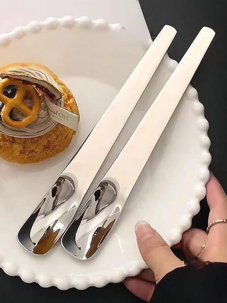 スプーン下持ちが本当に必要なのか？デザートシーンで変わる暮らしの質感とは