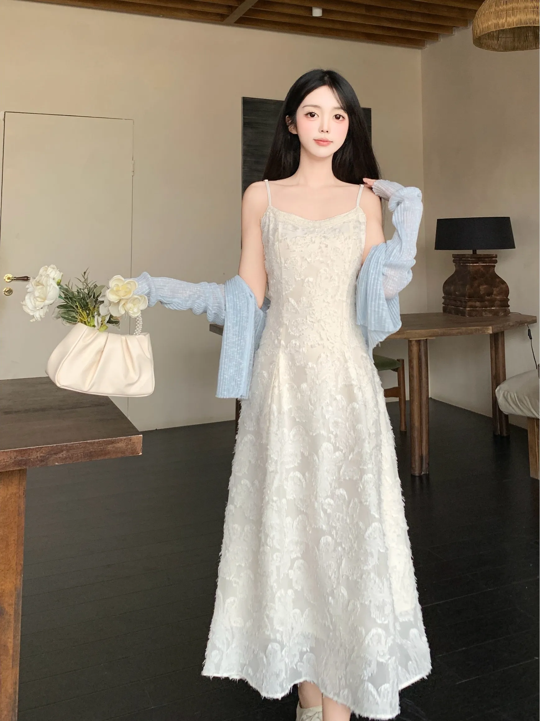 レースデザインのフレンチスタイルキャミソールワンピース【夏用・ウエストシェイプ・ロングスカート・体型カバー】