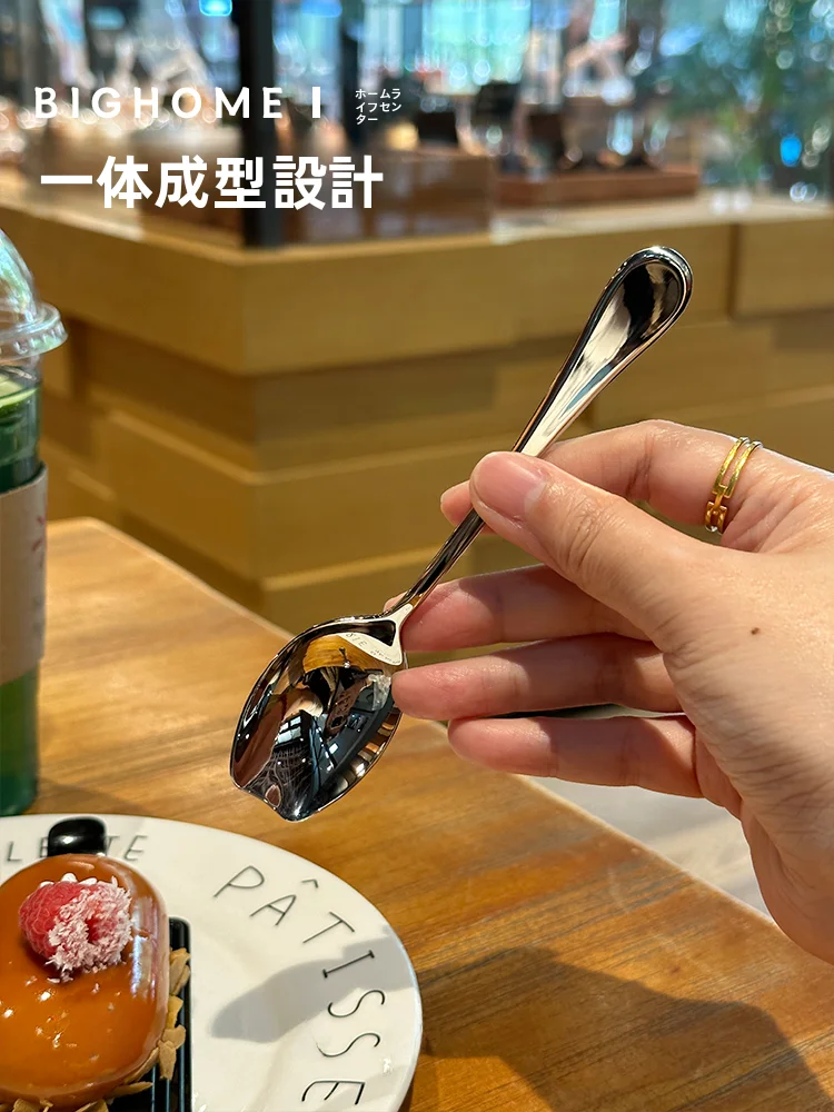 じわっととろけるアイスクリームスプーンは、本当に必要なのか？