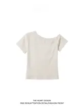 斜め襟デザインの短袖Tシャツ【小犬の刺繍・スリムフィット】