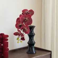 赤いデザインの胡蝶蘭造花【リビングエントランス用・高級感あふれるディスプレイ】