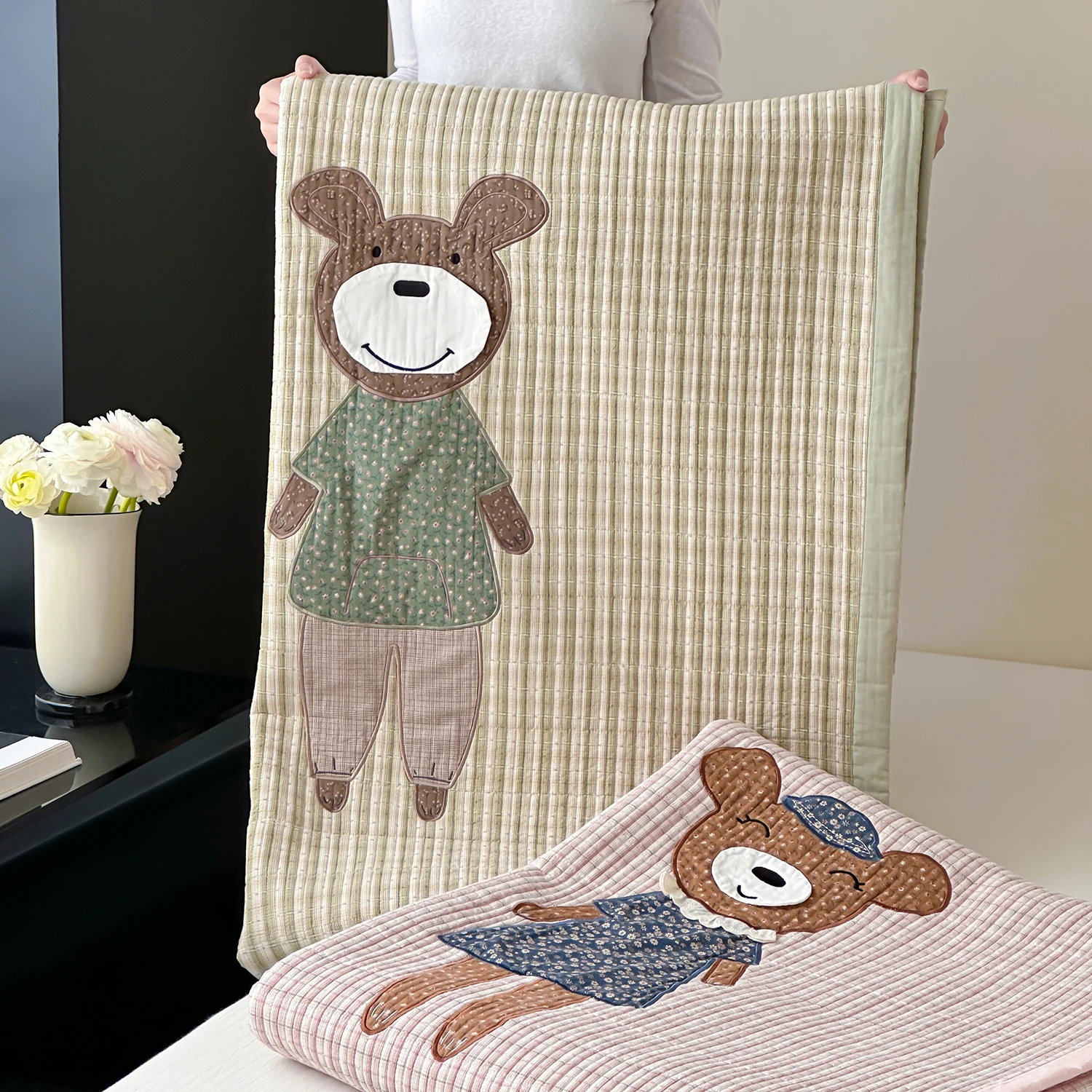 1歳の誕生日プレゼントに何が長く使えるのか？親が選ぶべき「クマのベッドカバー」の本当の価値とは