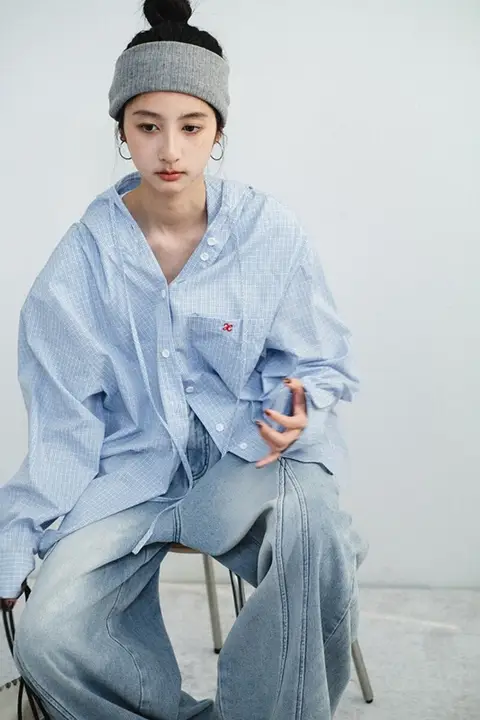 爽やかな海塩風フード付きUVカットシャツ【夏用・フィット・青いチェック柄・薄手長袖】