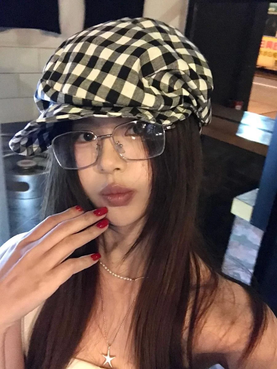 オシャレなキャップで失敗しないコーデは？白黒チェック八角形帽子が解決する3つの理由