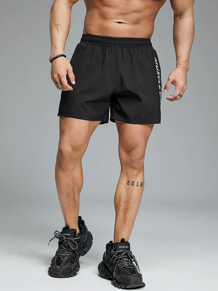 ランニングショートパンツの通気性とフィットネス性能：MUSCLE DOG メンズモデルの実用性解析