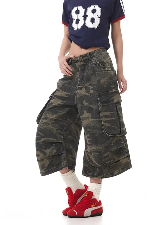 アメリカンレトロスタイル迷彩ワークパンツ【大口ポケット・プリーツデザイン・ユニセックス・ルーズフィット・七分丈】