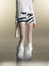 セクシーなデザイン！ゼブラ柄の低腰フィットショートパンツ【極上の柔らかさ】
