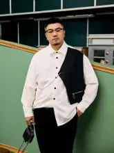 春用 メンズゆったりフィット配色長袖シャツ【翻领・重ね着風デザイン】（セットアップ対応）