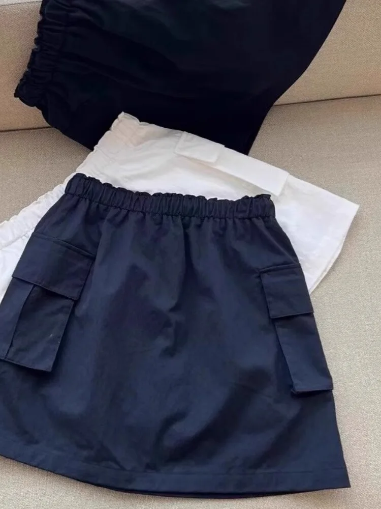 背の高い女性に似た体型のファッションスタイル：セクシーなヴィンテージ風サロペットスカートの実用性と着こなしの科学