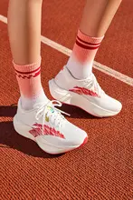 軽量でクッション性に優れた女性用マラソンシューズ【競技用・トレーニング対応】