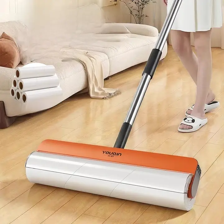 髪の毛やホコリをしっかりキャッチ！ロングハンドル 粘着式クリーニングローラー【簡単掃除・リフィル可能】