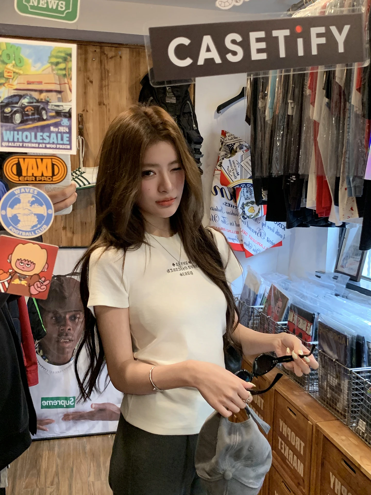 人気のモード系Tシャツとは？辣妹風の夏の1着で、日常を彩る秘密のスタイルとは？