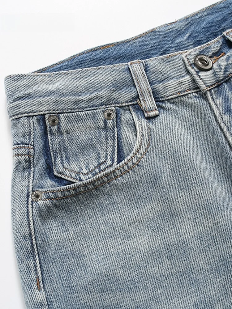 レトロデザインのデニムパンツ：ハイウエスト・ストレートタイプで春の着こなしを実現