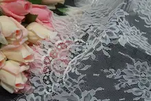 エレガントなレーストリムの衣服用生地【ウェディングドレス・DIY用・透け感のあるネット生地】