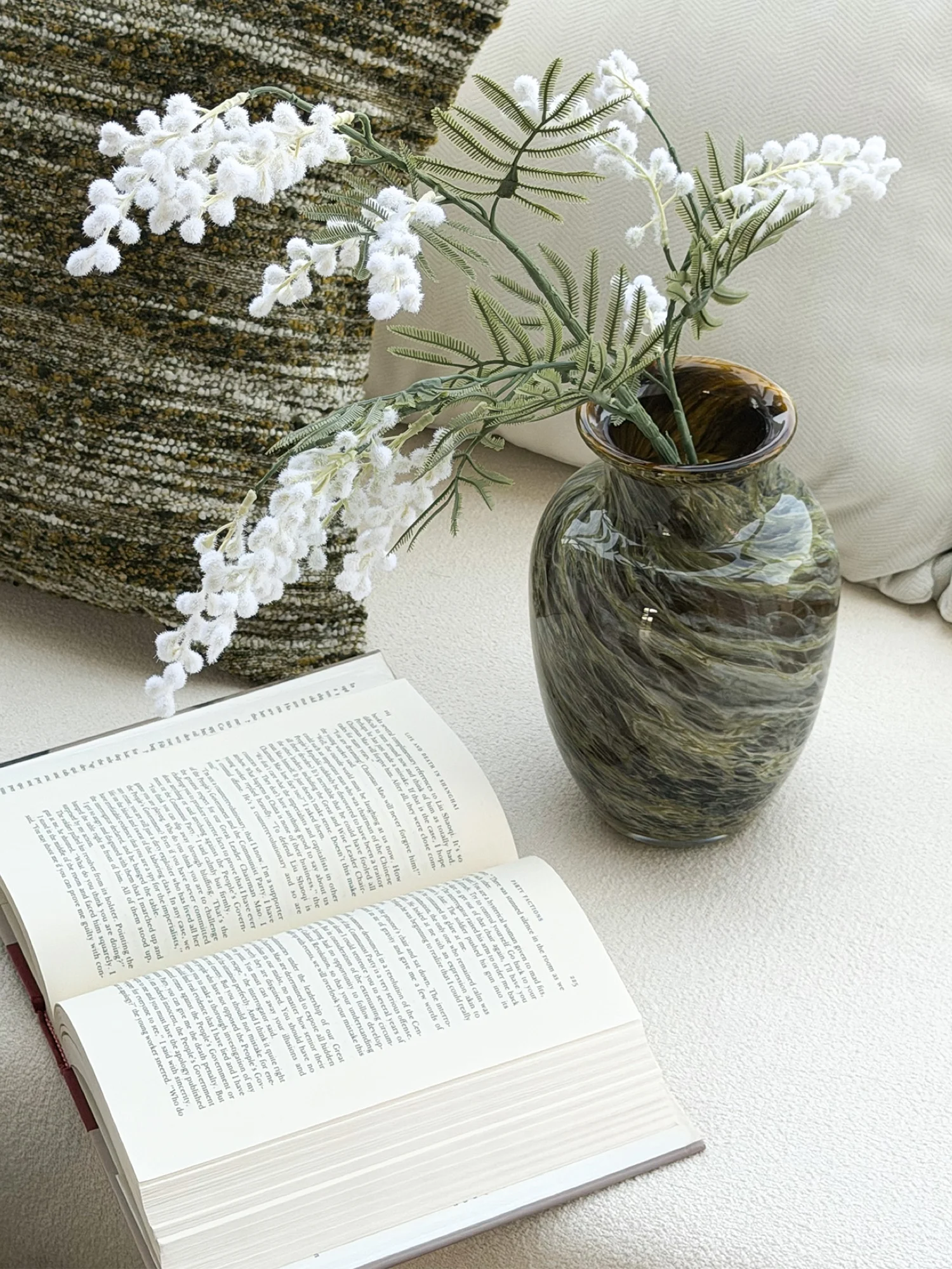 大きな花瓶を選ぶときに迷うのは、本当にサイズだけなのか？