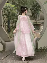 可愛らしい春を感じるピンクの胸元デザインの古装風ドレス【長袖・優雅なスタイル】