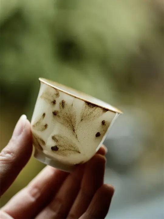 手作り玉泥製の茶器【糖水釉・茶杯・壺受け・上品なデザイン】