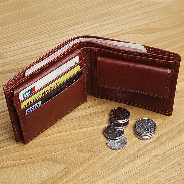 メンズコンパクト財 布 フラップ仕様の本革ショートファーストレイヤー