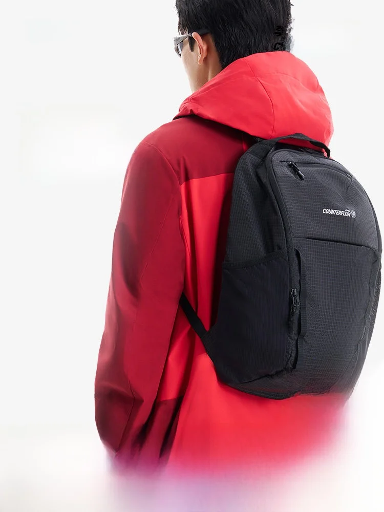 日中の移動に欠かせない「daypack」は、本当に必要なのか？