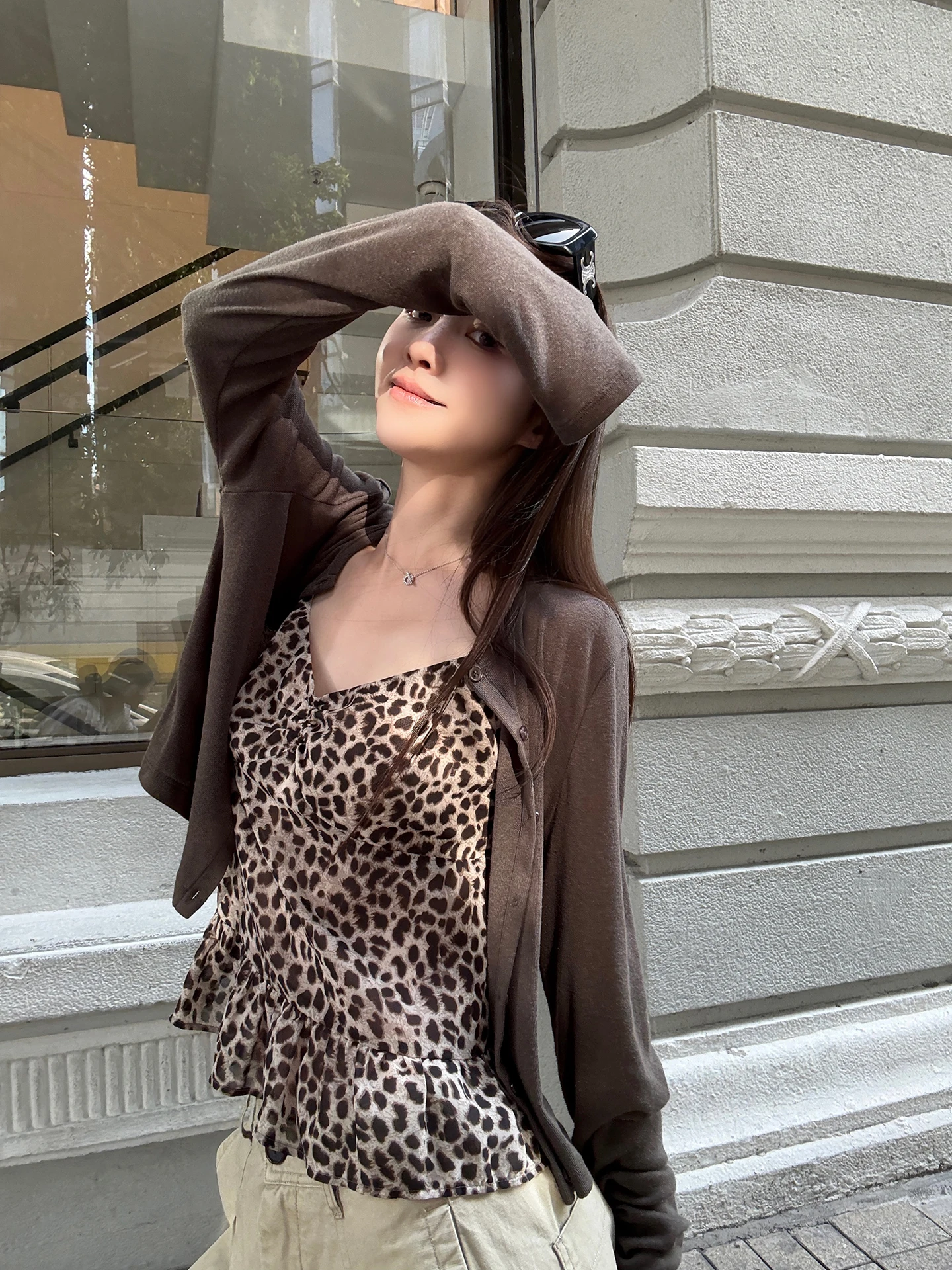 19度の服装とは？その定義と選び方、そして「極上の柔らかさのクーリングカーディガン」が解決するリアルな悩みとは
