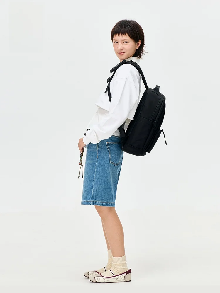 50リットル リュックの重量と構造：KANGOL シンプル防水リュックの実際の使い勝手