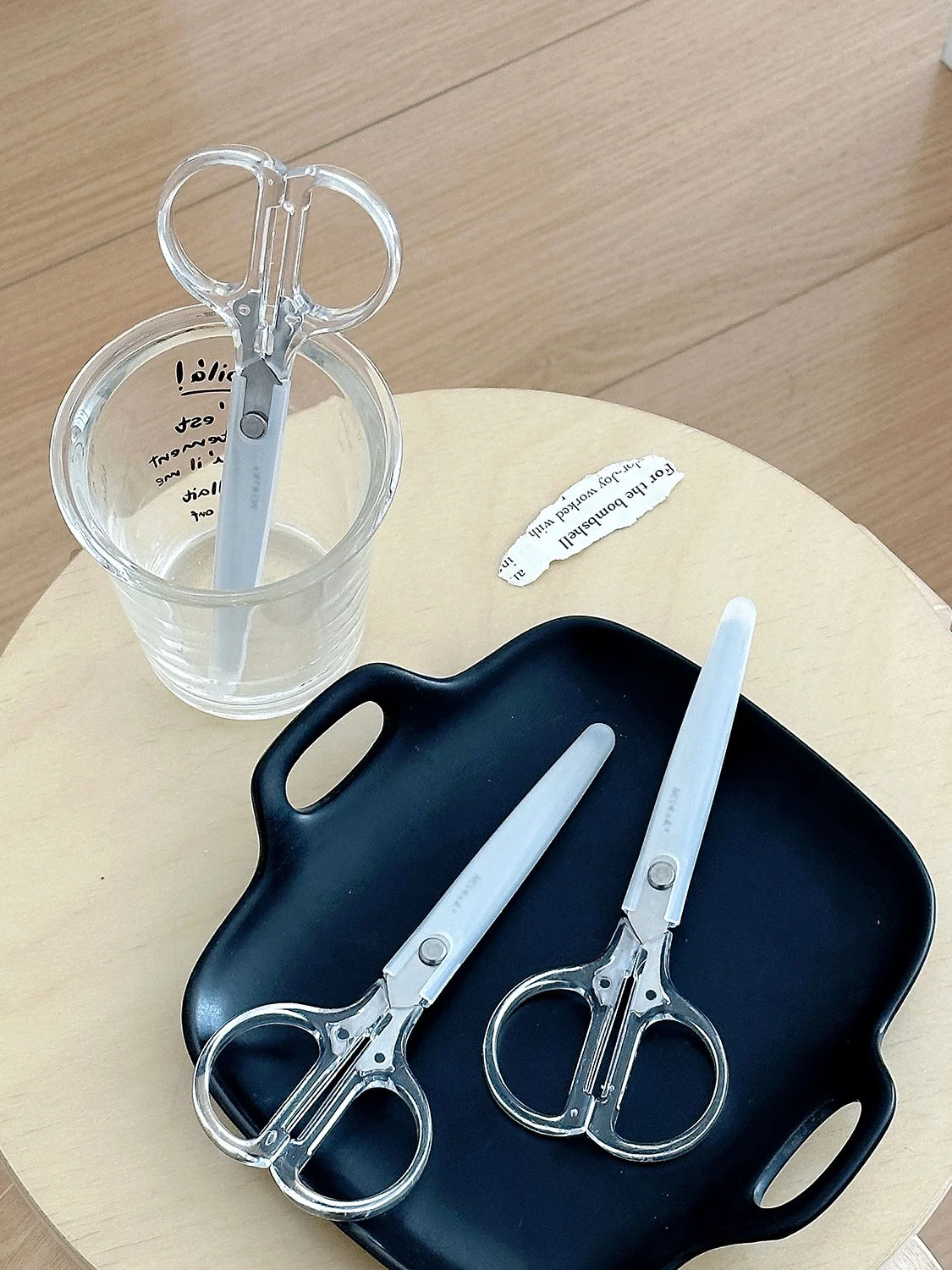 透明デザインのハサミ：DIY初心者向けのオフィス用カバー付きハサミおすすめガイド