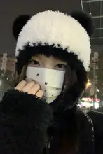 可愛らしいパンダ耳のふわふわ毛糸帽子【秋冬用・保温・耳カバー】