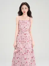 リゾートスタイルの褶みデザイン夏用ロングドレス【ピンク・花柄・キャミソール・ウエストマーク】