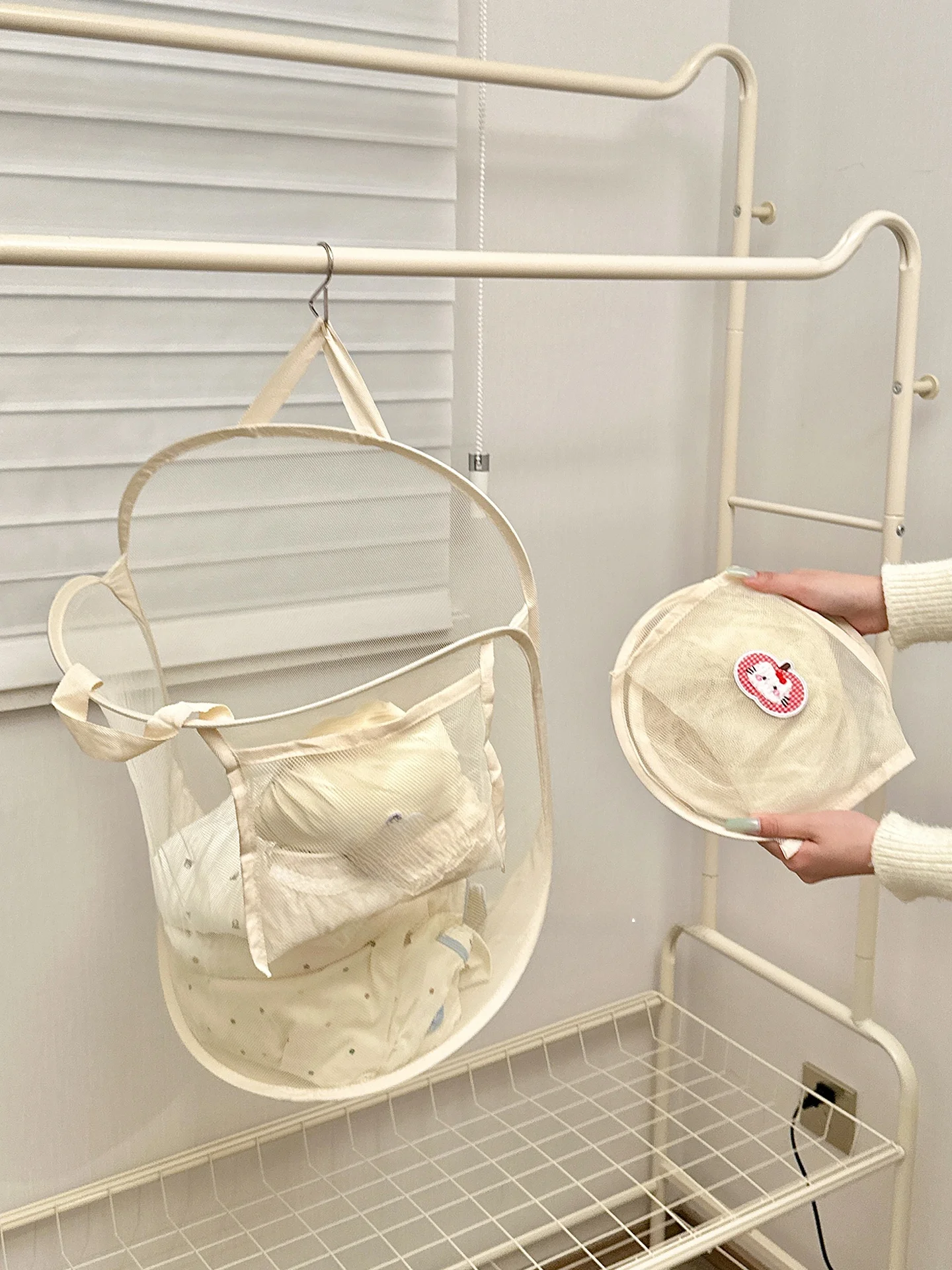 洗濯カゴ2段を選ぶべきなのか？1段と2段の違いを知れば、毎日の洗濯が楽しくなる