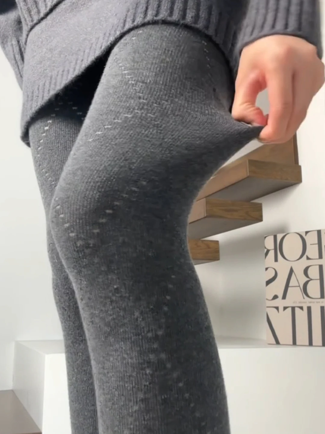 ズボン ファッションで悩むなら、大柄チェックパンツが救う理由は？