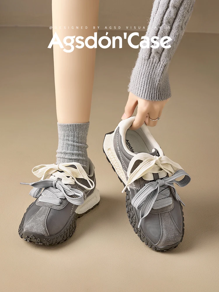 レースアップスニーカーの足にフィットする方法：Agsdon 厚底デザイン女性用スニーカーの実測ガイド