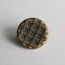 金属製星形ボタン【触感テクスチャ・アンティークブラス】
