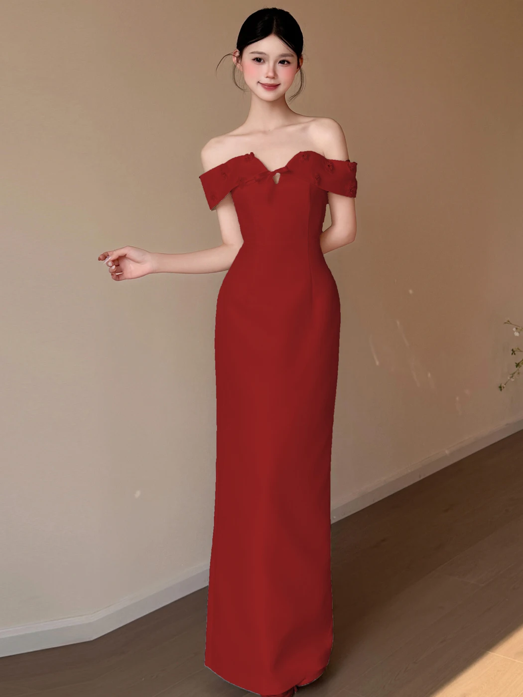 ベロア ワンピース 結婚式で選ぶエレガントなワンショルダードレスの実用性とデザイン