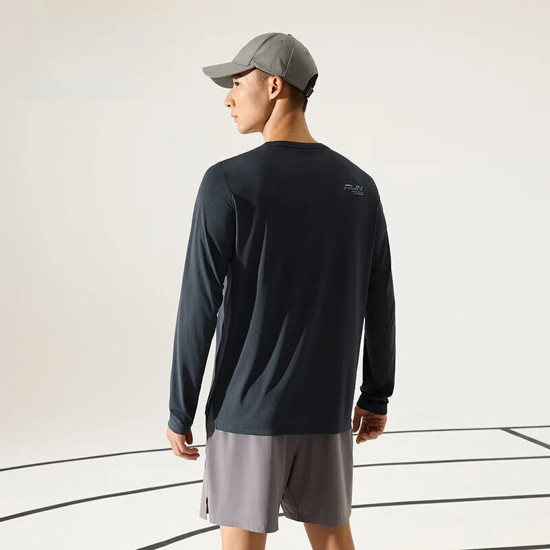 ストリートファッションの本質とは？速乾Tシャツが支えるスタイルの秘密