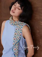 小紅花模様のシルクスカーフ【春用・首掛けタイプ】