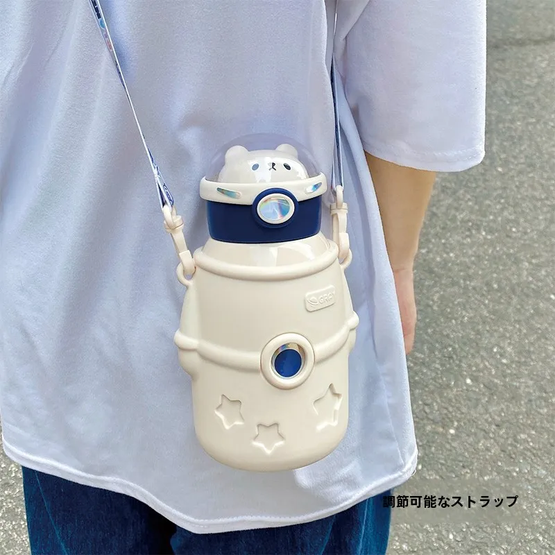 宇宙飛行士デザイン 316ステンレス水筒：子供向け保冷・保温機能と洗いやすさの実証