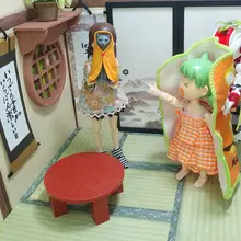 毛巾をまとった猫のフィギュア【黒白三毛猫・インテリア装飾用】