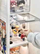 移動可能なコレクション展示ラック【防塵・テーブルサイド用・小型キャスター付き】