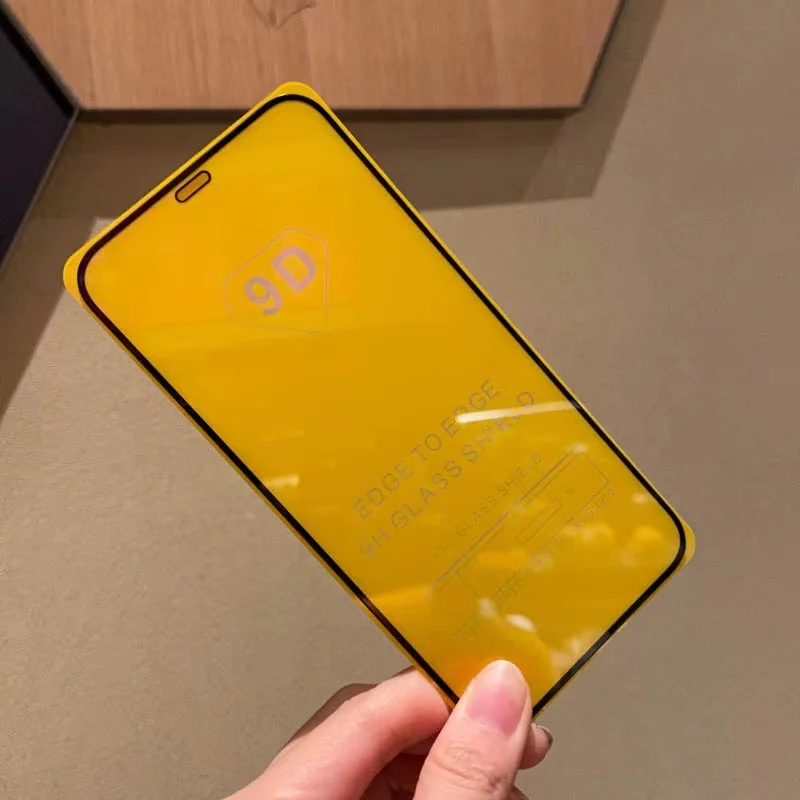 iPhone 16e フィルムサイズが15インチに合うか？それとも、ガラスフィルム選びの本質はここにある？