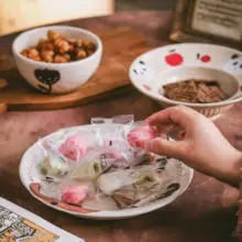 陶器製 手描きカートンデザインの食器【家庭用・取り皿・スイーツボウル・ご飯碗・ミルクカップ】