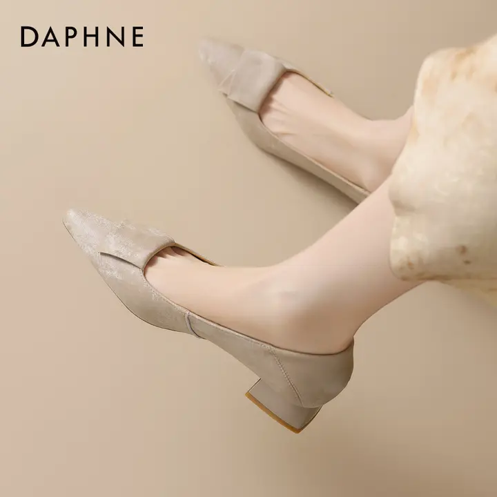 秋季用 中ヒール レディースポインテッドトゥシューズ【高級感ある国風デザイン】