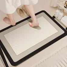 シンプルな浴室用マット【吸水性・防滑・ソフトな珪藻土素材】