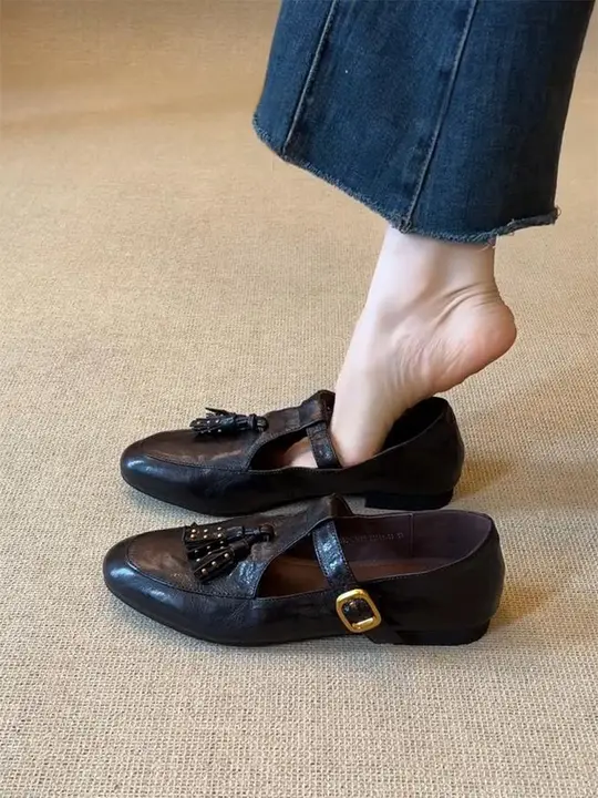 牛革製 フランス風 レトロ ローファー【平底・黒・ラウンドトゥ】