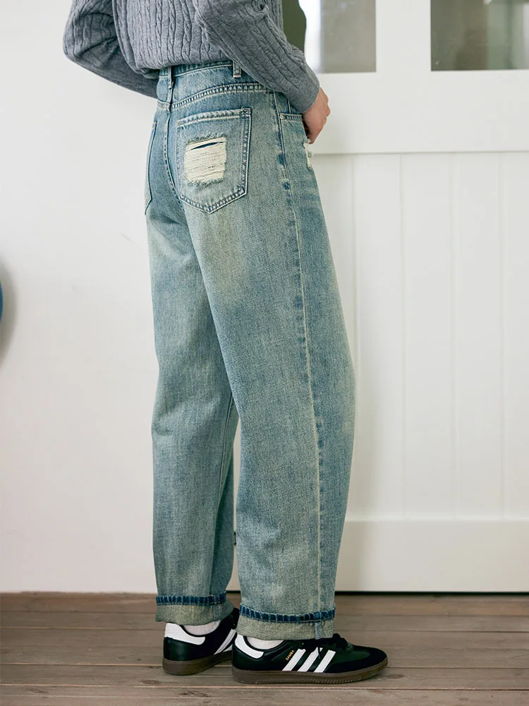 ヴィンテージ風ストレートデニムパンツ：40代女性に最適なスリムフィットの実用性と着心地