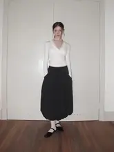 白色松緊ウエスト半身スカート【春用・Aライン・シンプルデザイン】