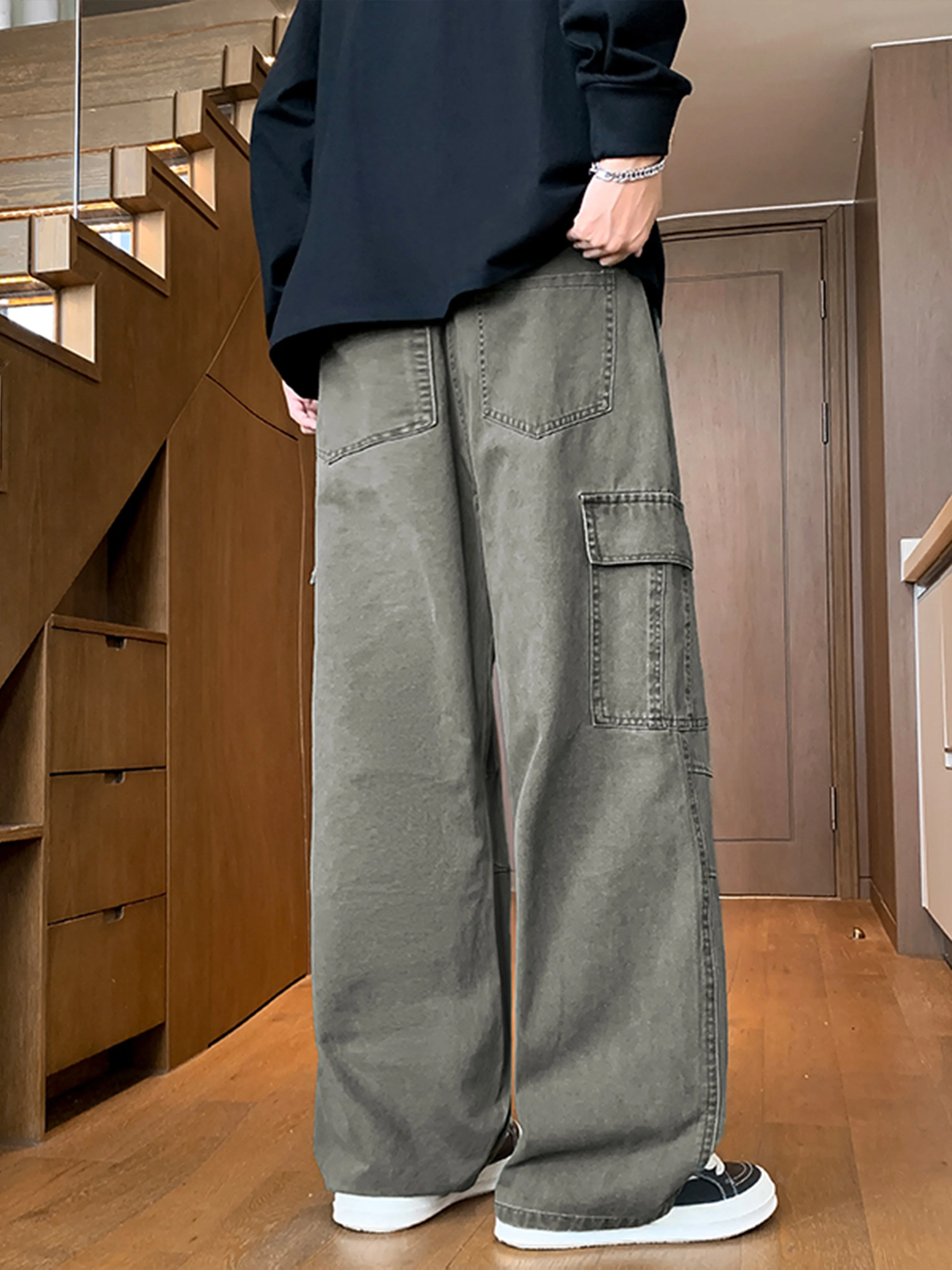 タックワイドパンツを着るなら、どう選ぶべき？リアルな使い方と選び方を解説