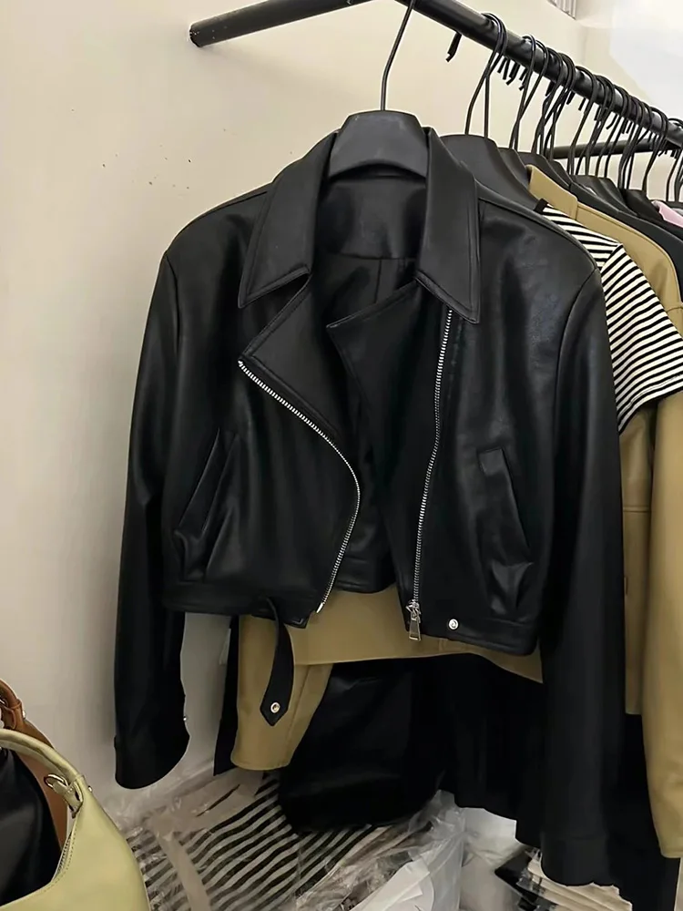 バイクコーデ レディース おすすめ4選：どんなもの？どうやって着る？通気性と着心地を考慮した実践ノウハウ