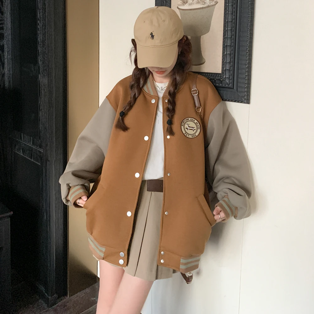 ボブヘアに似合う服のベストな選び方は？厳選3選